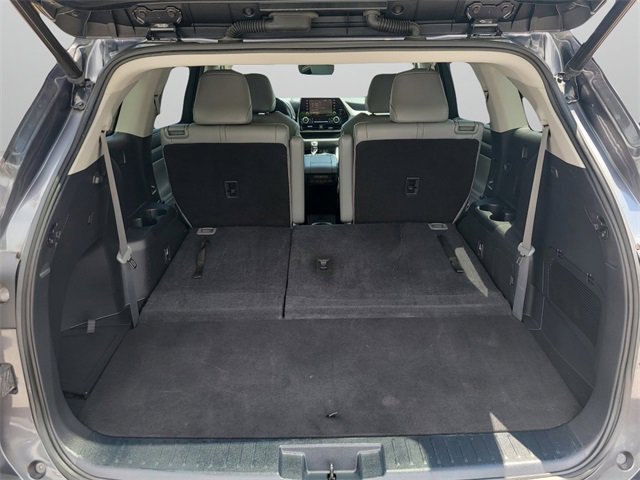 Used 2022 Toyota Highlander XLE image 11
