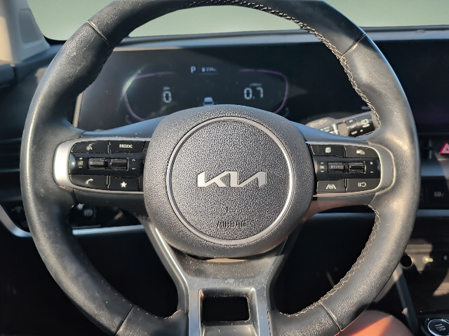 Used 2025 Kia Sportage EX w/ Premium Package FWD image 21