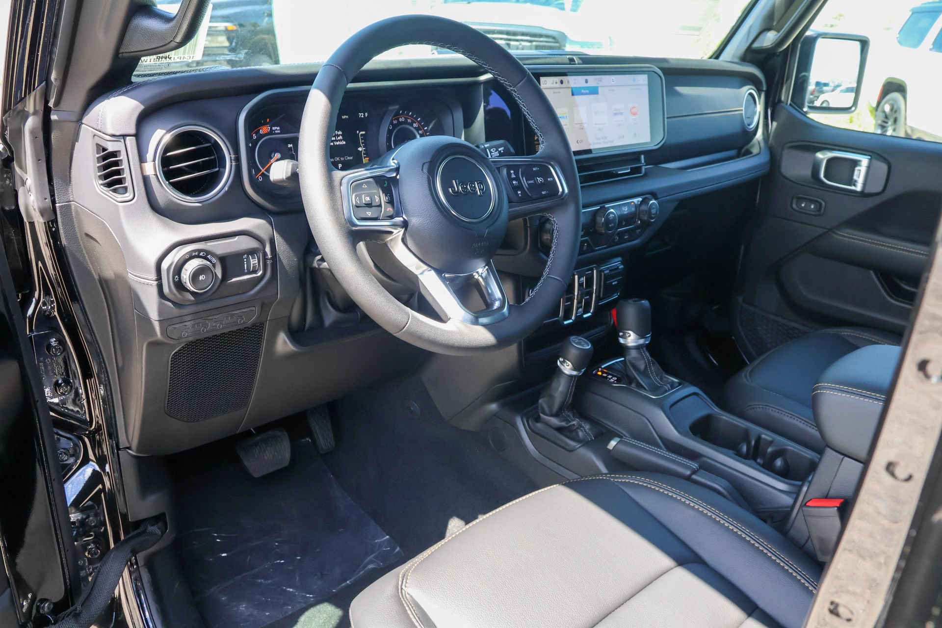 New 2026 Jeep Wrangler Unlimited Sahara AWD/4WD image 3
