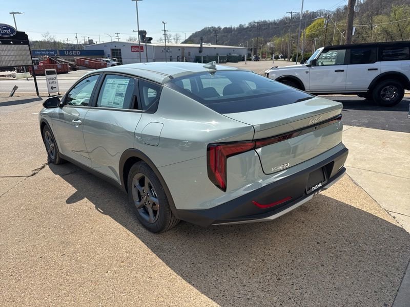 New 2026 Kia K4 LXS image 5