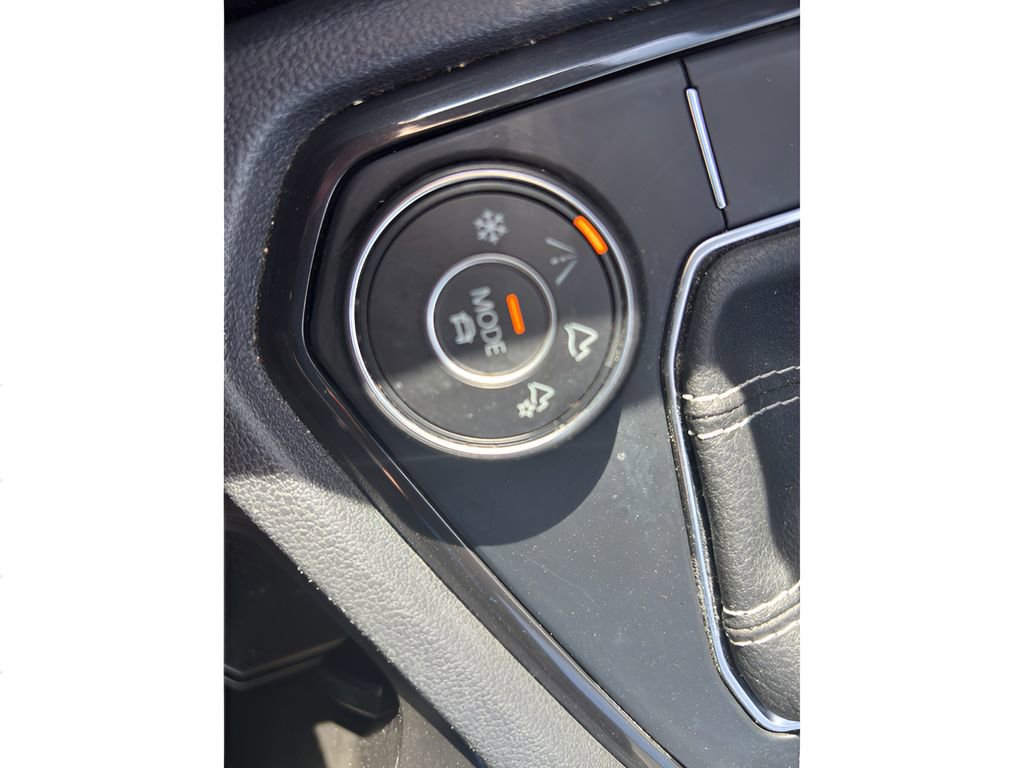Used 2022 Volkswagen Tiguan SE R-Line AWD/4WD image 26