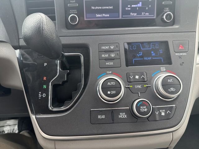 Used 2020 Toyota Sienna L FWD image 30