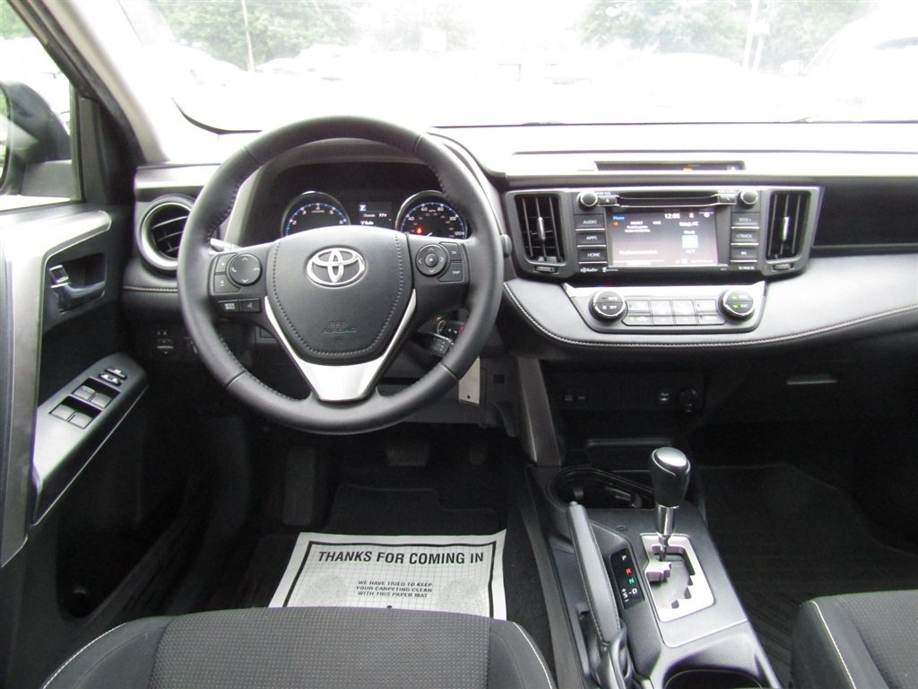 Used 2016 Toyota RAV4 XLE AWD/4WD image 25