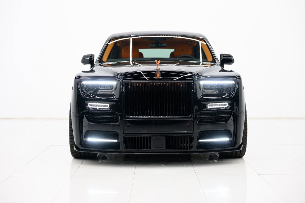 Used 2025 Rolls-Royce Phantom Sedan RWD image 2