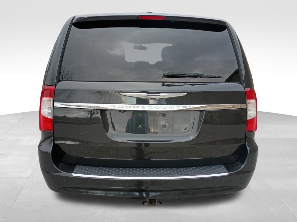 Used 2015 Chrysler Town & Country Touring w/ Driver Convenience Group image 4