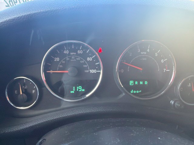 Used 2018 Jeep Wrangler Sahara AWD/4WD image 17
