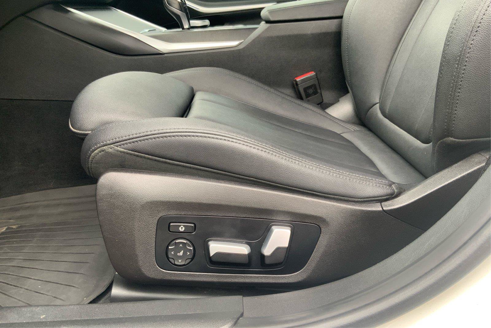 Used 2021 BMW 330i xDrive Sedan w/ Convenience Package AWD/4WD image 19