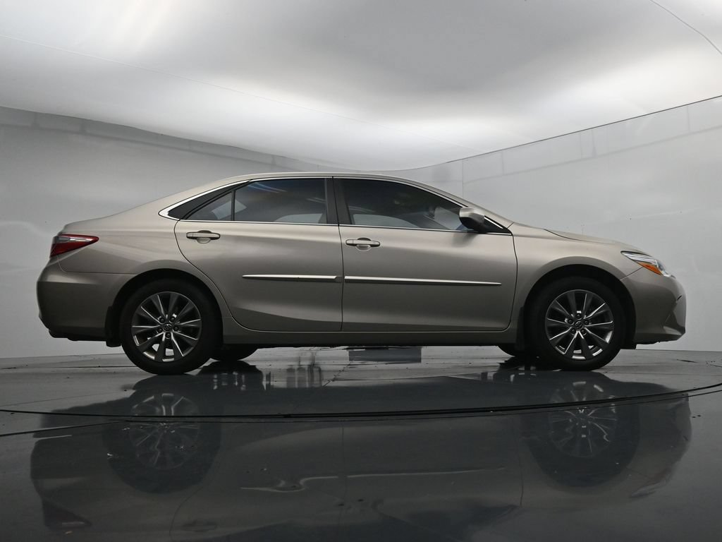 Used 2017 Toyota Camry XLE w/ Moonroof Package FWD image 24