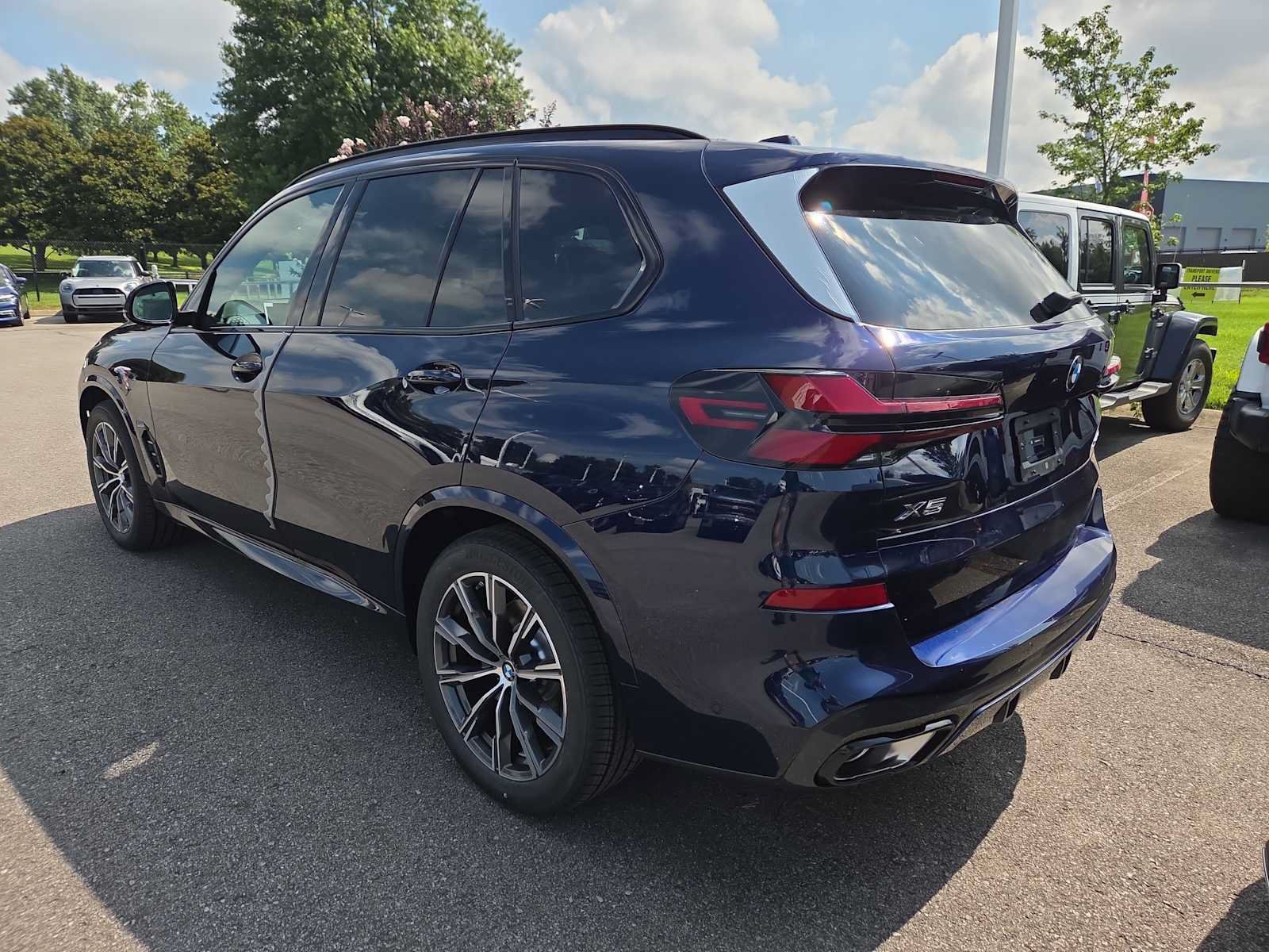 New 2026 BMW X5 xDrive40i w/ Executive Package AWD/4WD image 6