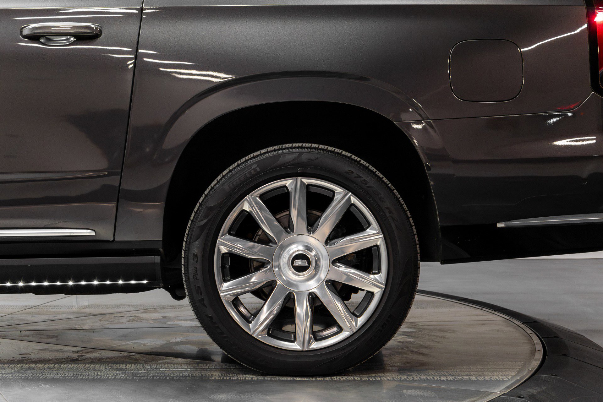 Used 2021 Cadillac Escalade ESV Premium Luxury Platinum w/ Heavy-Duty Trailer Package image 38