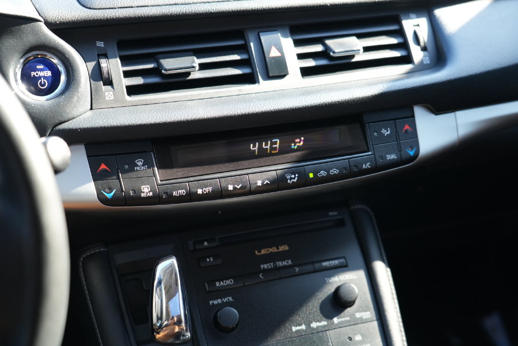 Used 2013 Lexus CT 200h w/ Premium Pkg w/Navigation FWD image 19