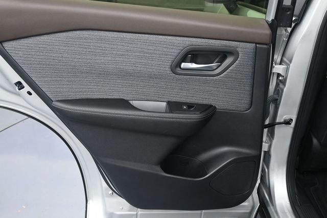 Used 2023 Nissan Rogue SV FWD image 21