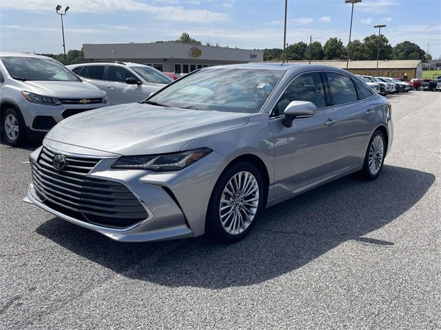 Used 2020 Toyota Avalon Limited image 9