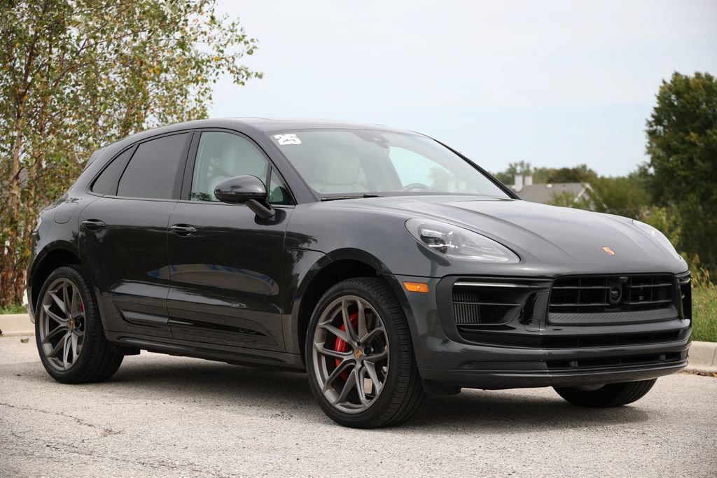 Certified 2025 Porsche Macan GTS AWD/4WD image 34