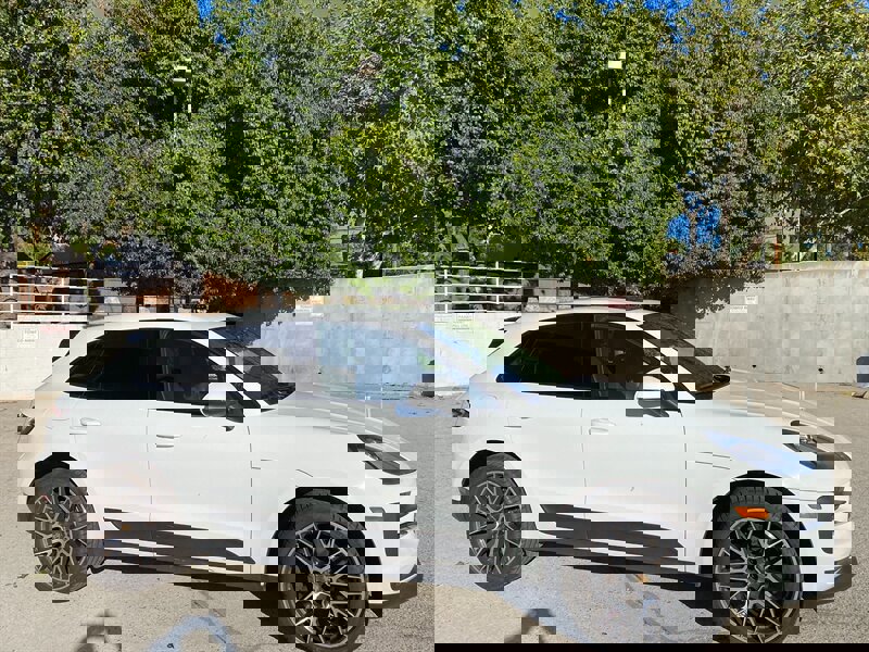 Used 2019 Porsche Macan image 8