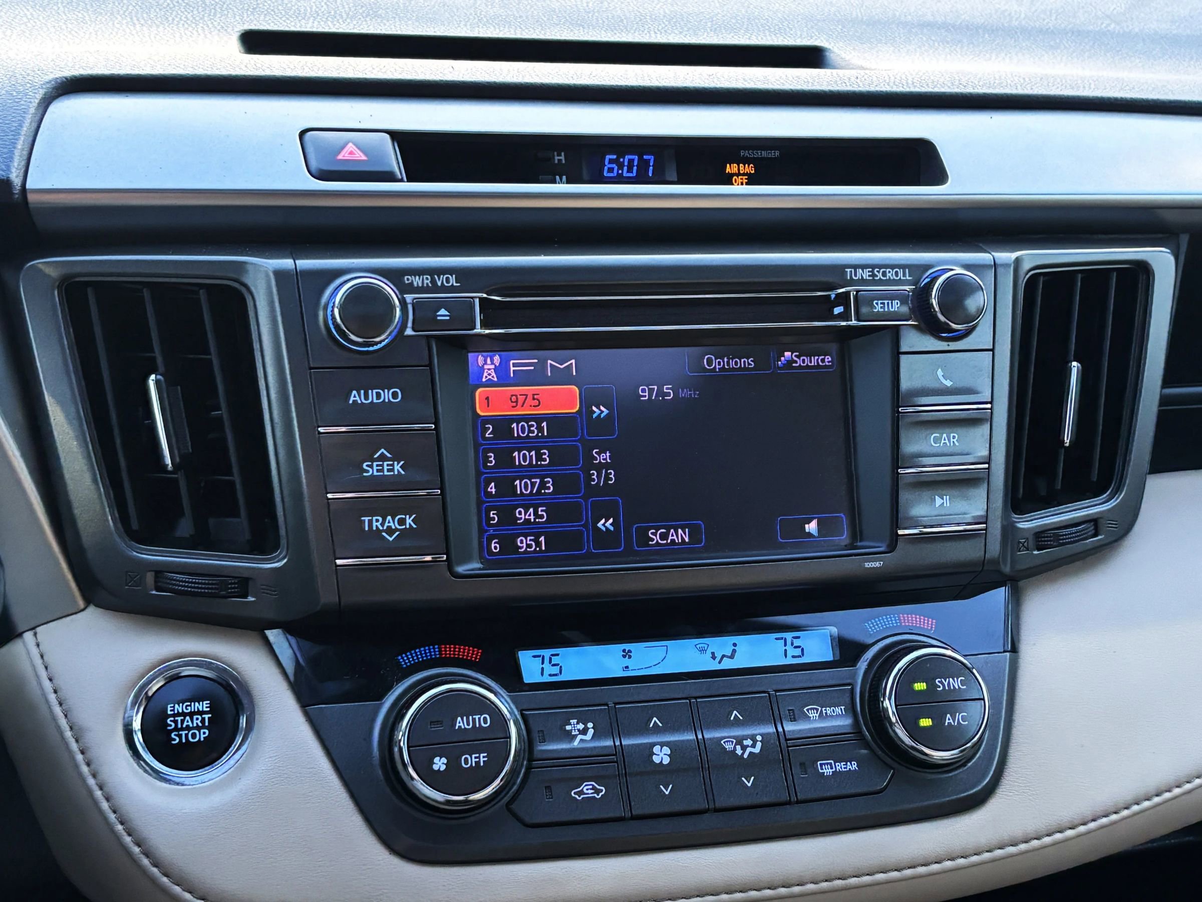 Used 2013 Toyota RAV4 Limited image 21