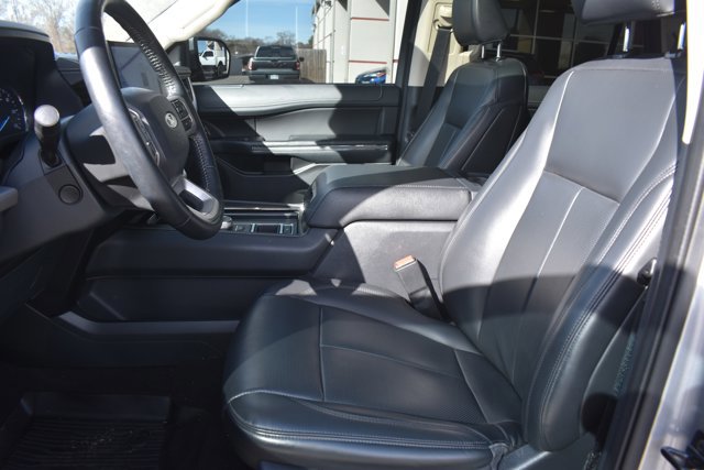Used 2023 Ford Expedition XLT image 14