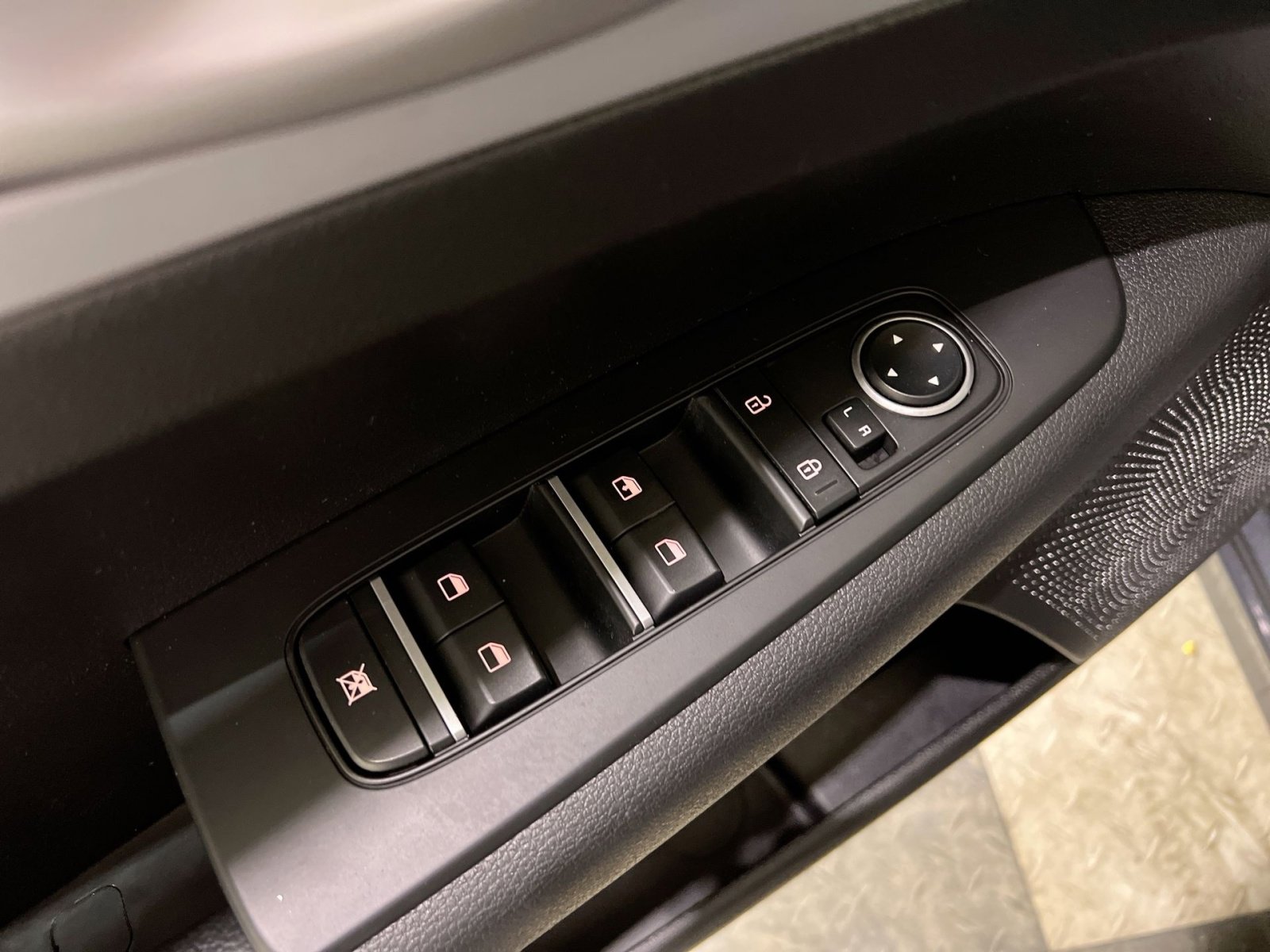 Used 2024 Kia Forte LXS image 29