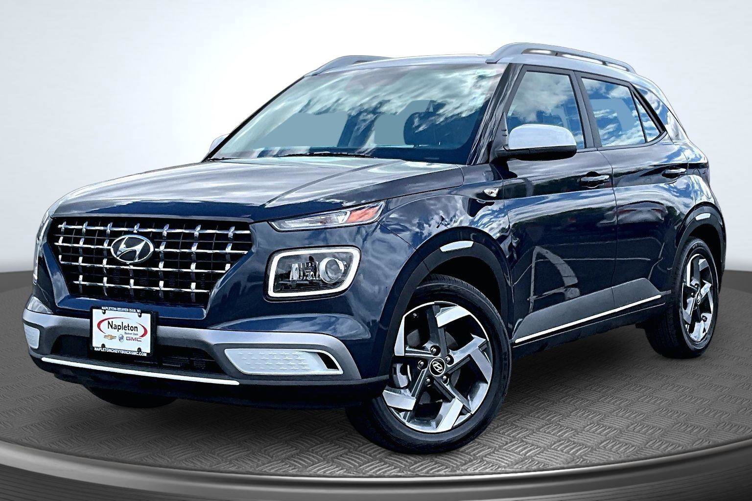 Used 2024 Hyundai Venue Limited FWD image 1