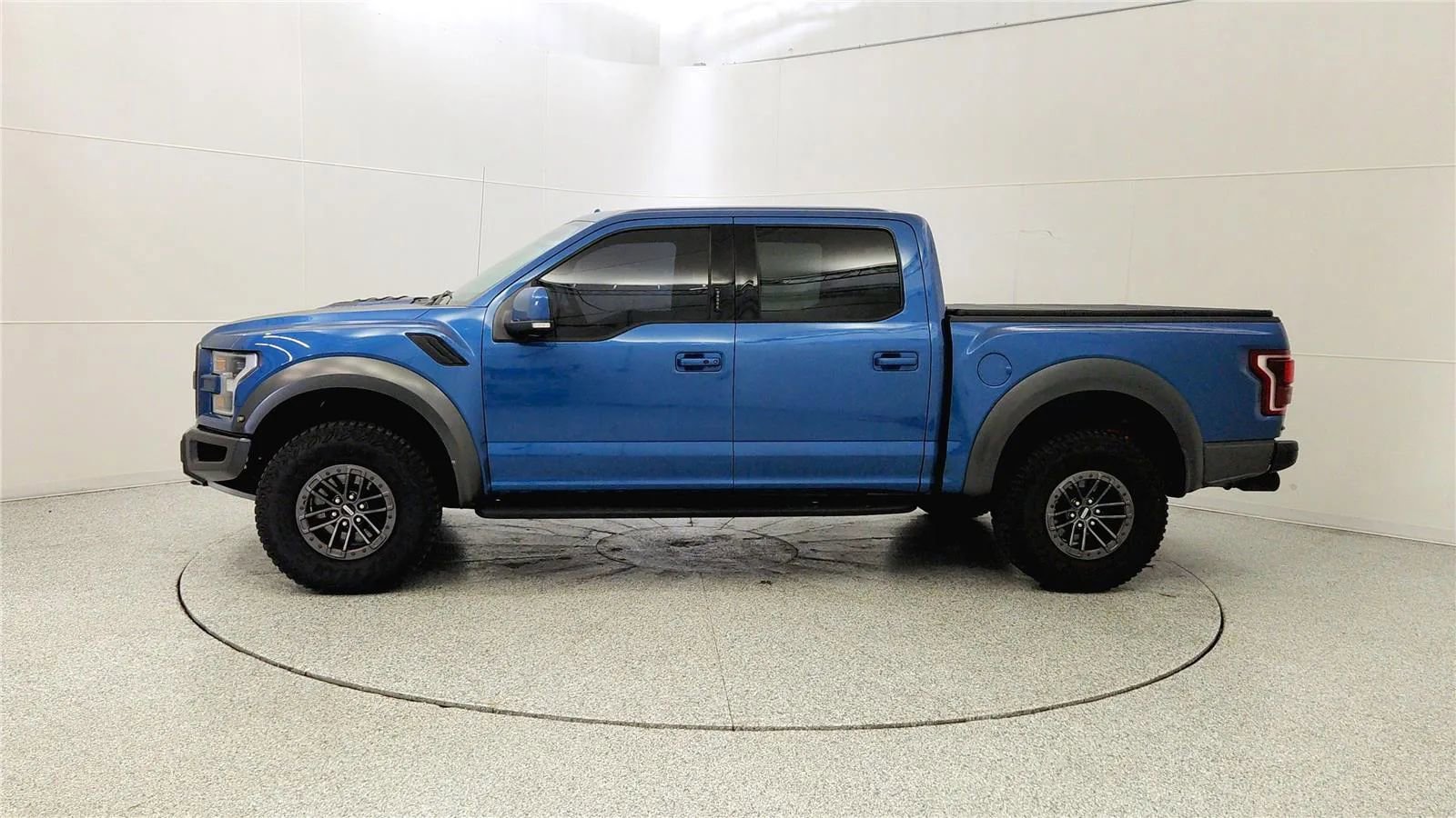 Used 2019 Ford F150 Raptor w/ Equipment Group 802A Luxury image 4