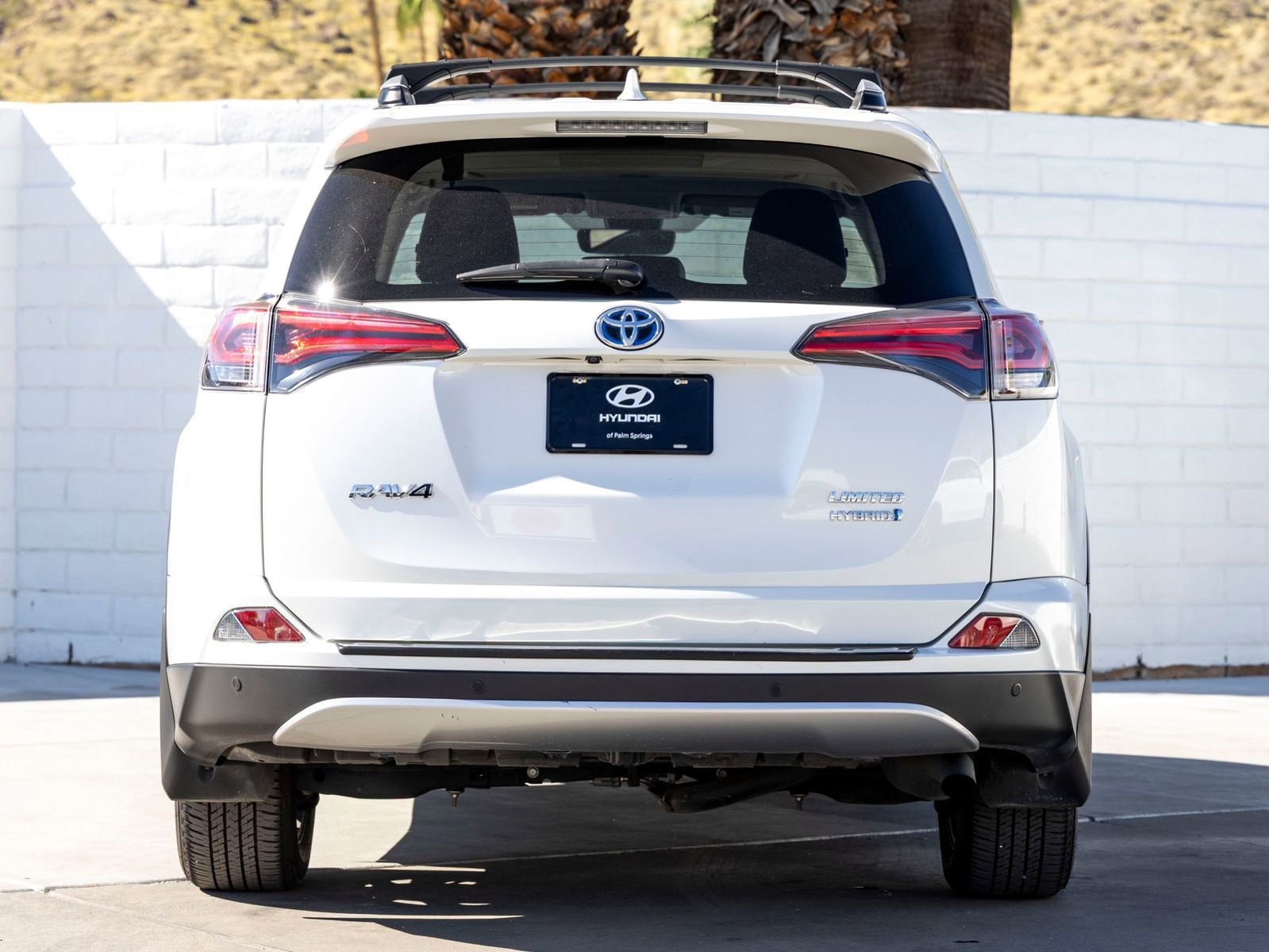 Used 2018 Toyota RAV4 Limited w/ Advanced Technology Package image 9