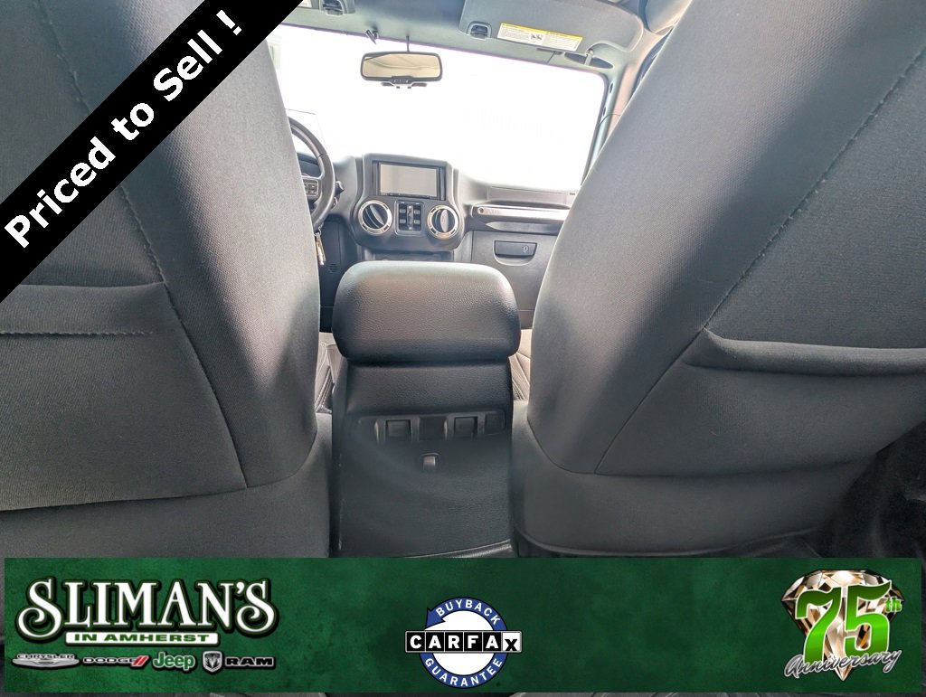 Used 2018 Jeep Wrangler Unlimited Sahara w/ Connectivity Group image 33