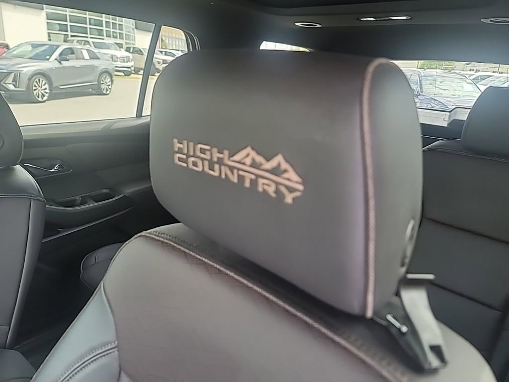 Used 2022 Chevrolet Traverse High Country image 10