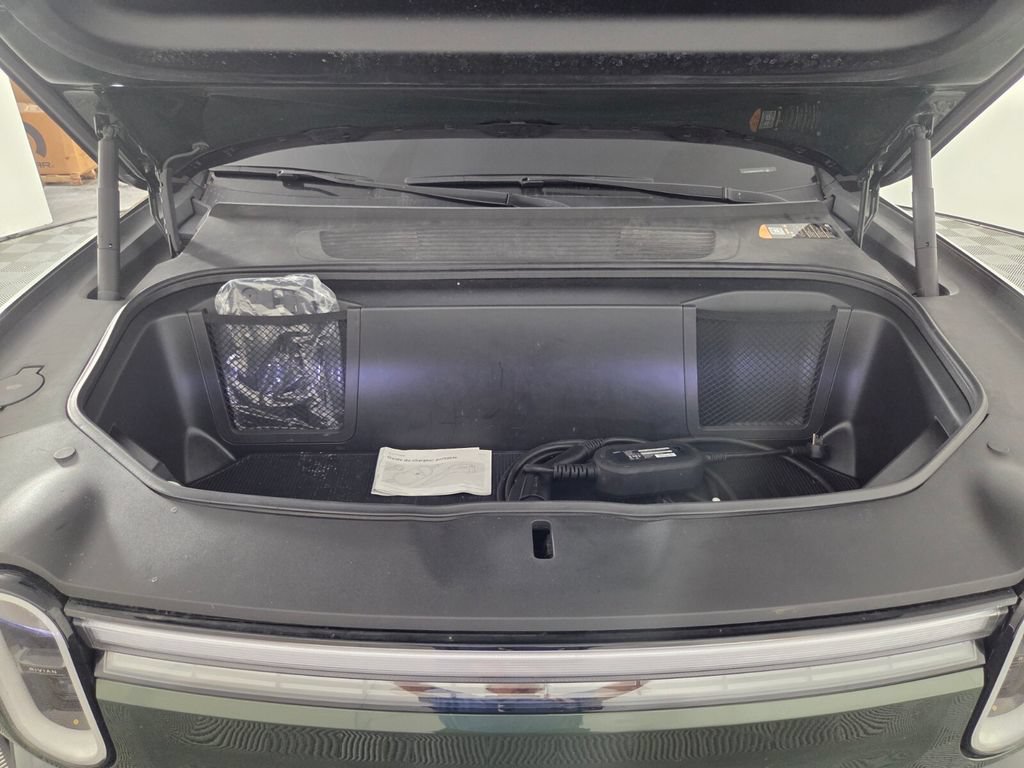 Used 2025 Rivian R1T Adventure AWD/4WD image 32