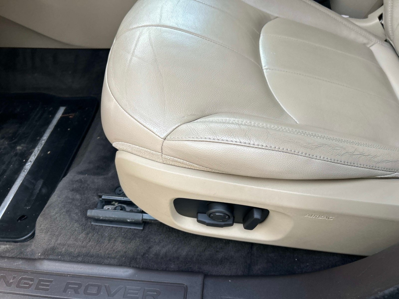 Used 2019 Land Rover Range Rover Evoque SE AWD/4WD image 23