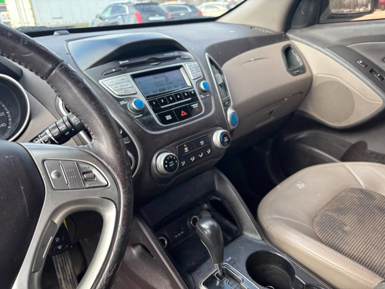 Used 2012 Hyundai Tucson GLS image 9