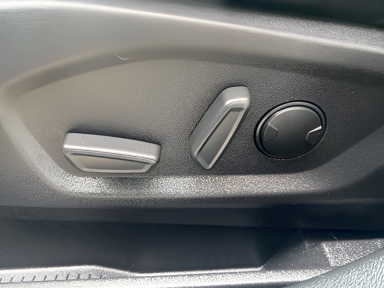 Used 2024 Ford Edge SEL w/ Convenience Package image 10