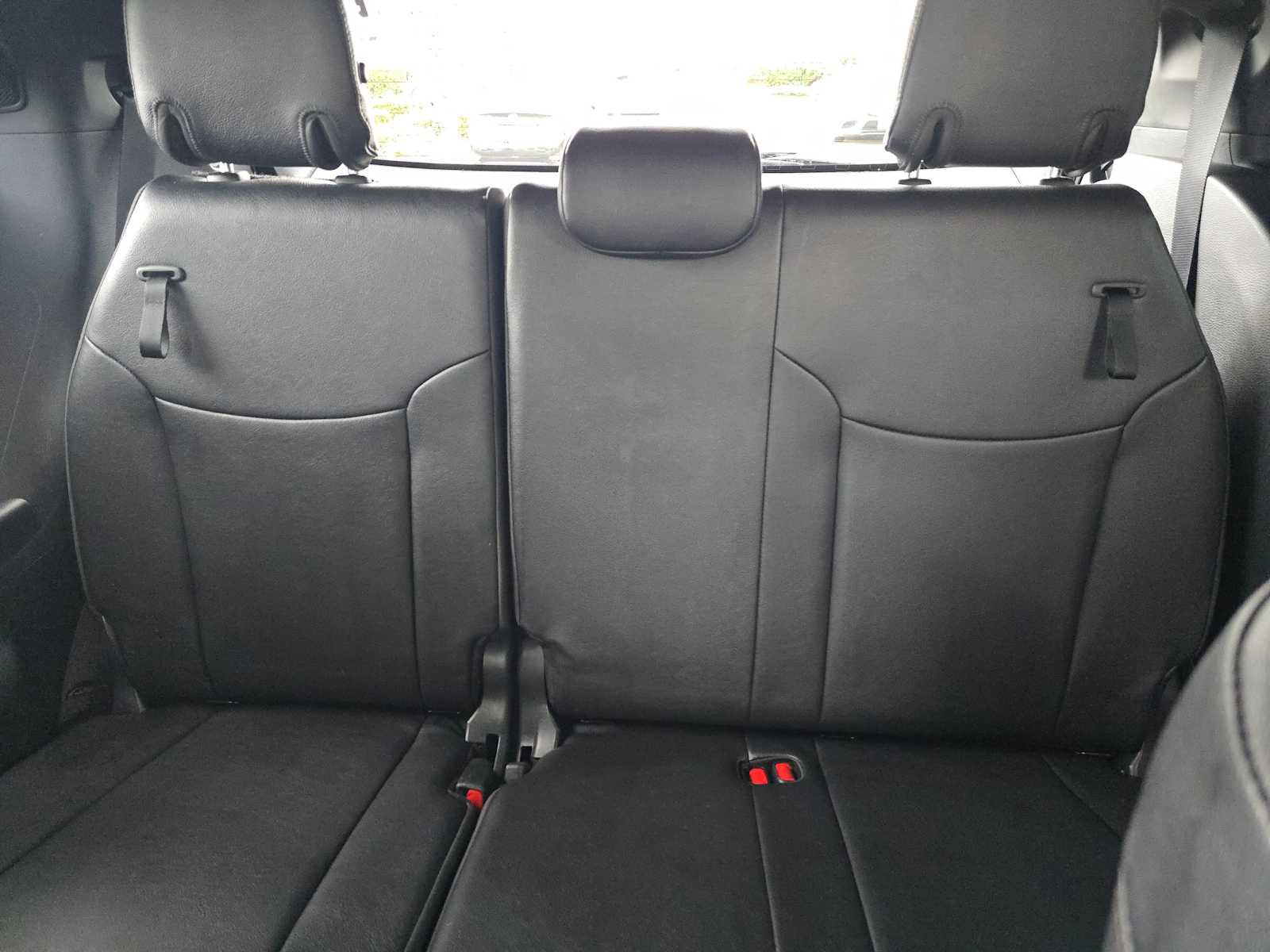 Used 2025 Toyota Sienna Platinum image 19