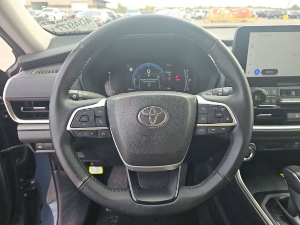 Used 2025 Toyota Grand Highlander AWD image 30