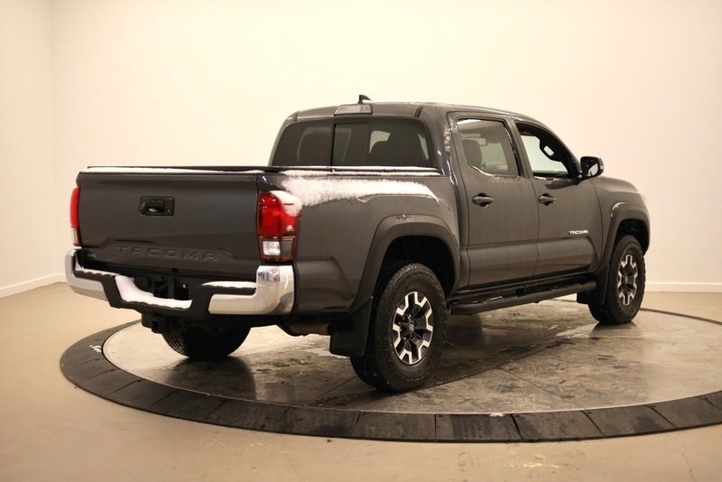 Used 2019 Toyota Tacoma TRD Off-Road w/ Four Season Floor Mat Package image 3