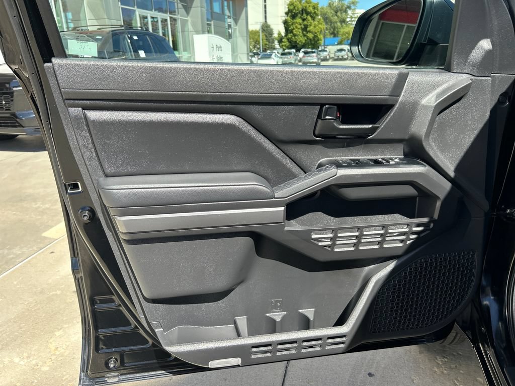 Certified 2025 Toyota Tacoma SR5 AWD/4WD image 11
