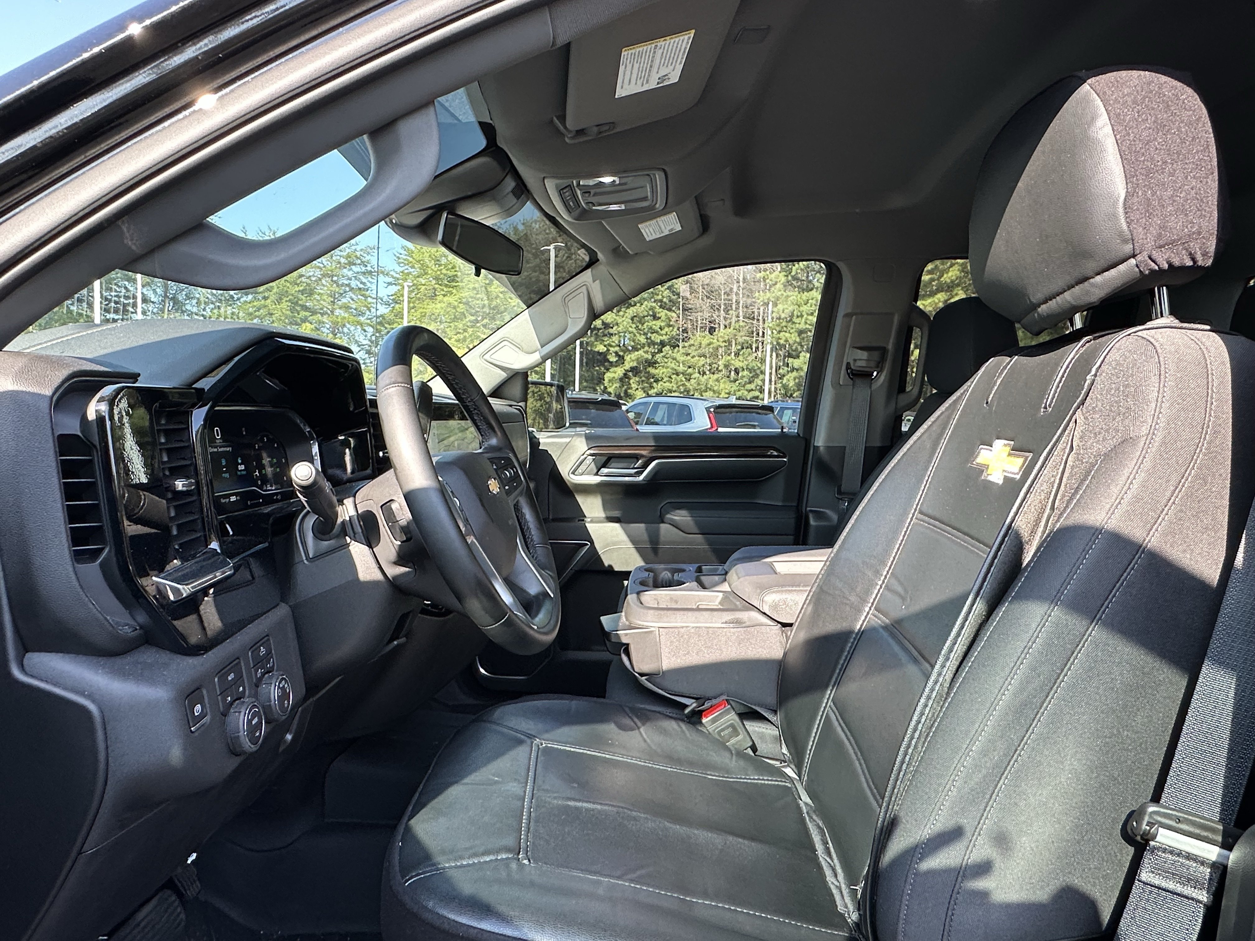 Used 2025 Chevrolet Silverado 1500 LT w/ Protection Package AWD/4WD image 7