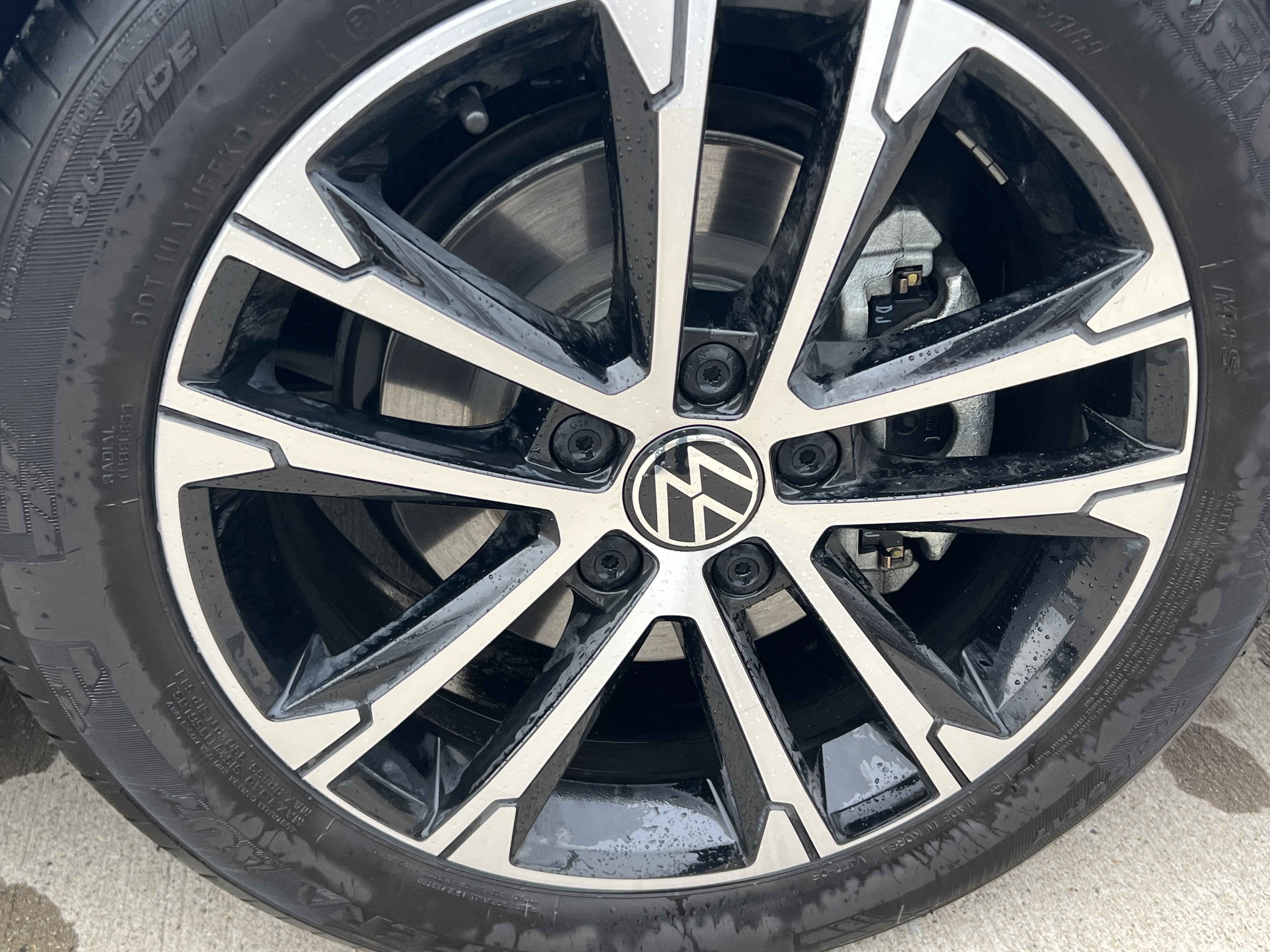 Certified 2025 Volkswagen Jetta Sport image 12