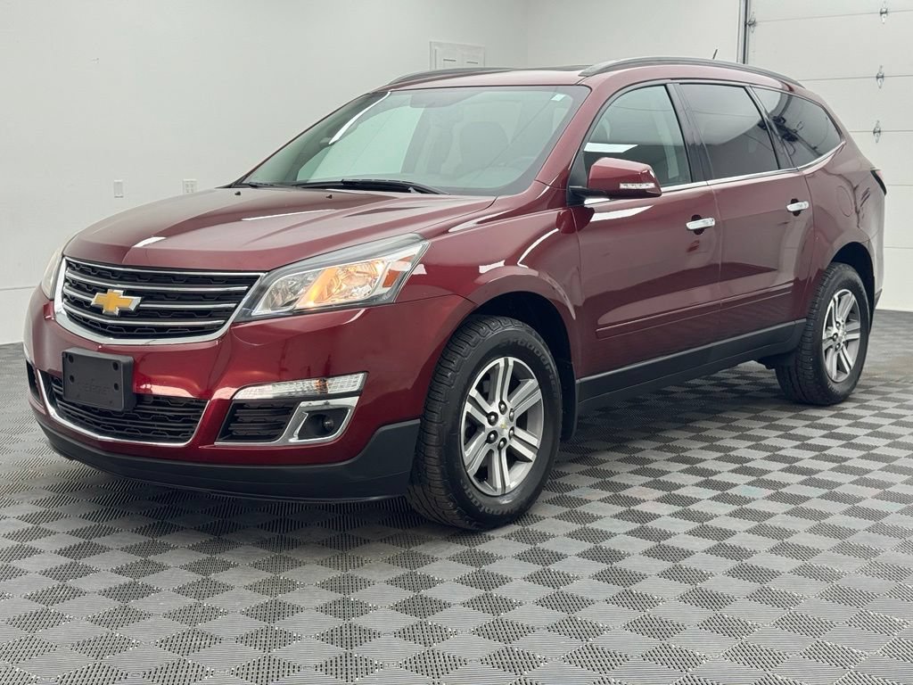 Used 2015 Chevrolet Traverse LT FWD image 2