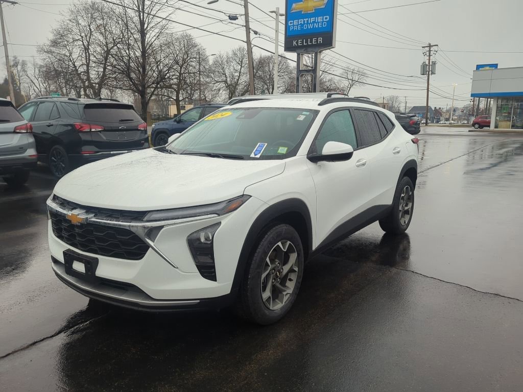 Certified 2024 Chevrolet Trax LT w/ Driver Confidence Package image 3