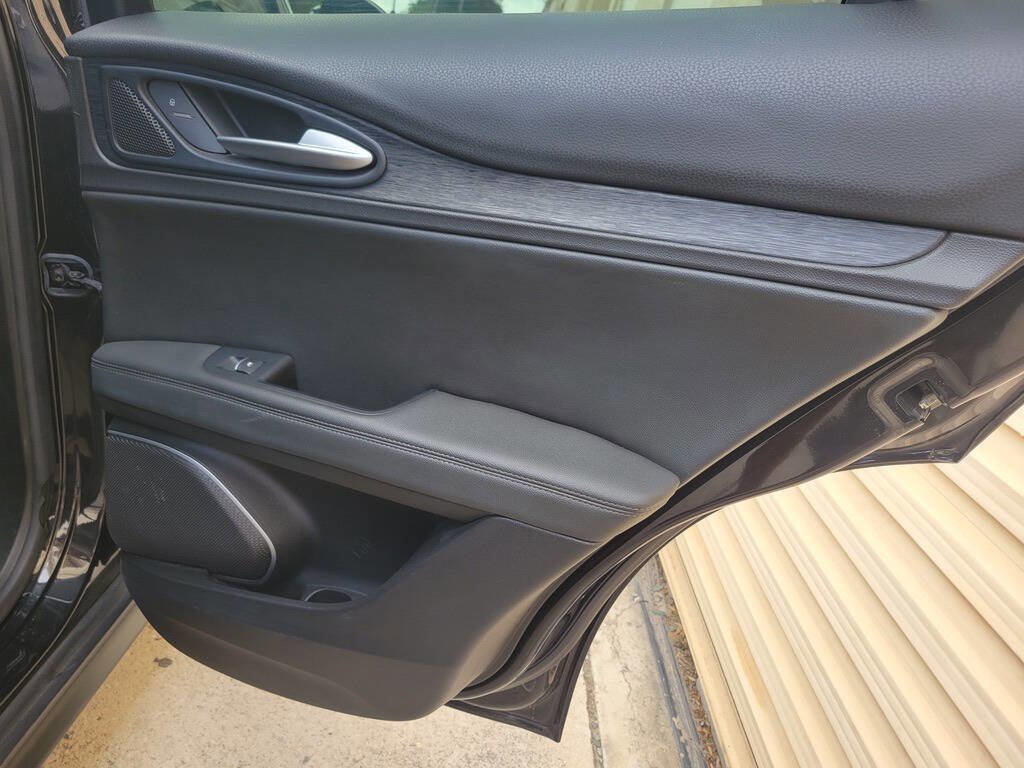 Used 2019 Alfa Romeo Stelvio Sprint w/ Nero Edizione image 26