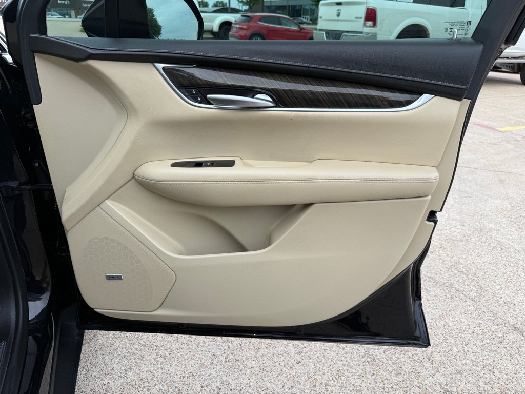 Used 2018 Cadillac XT5 FWD image 26