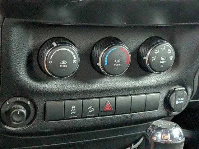 Used 2014 Jeep Wrangler Unlimited Sport w/ Quick Order Package 24S AWD/4WD image 10