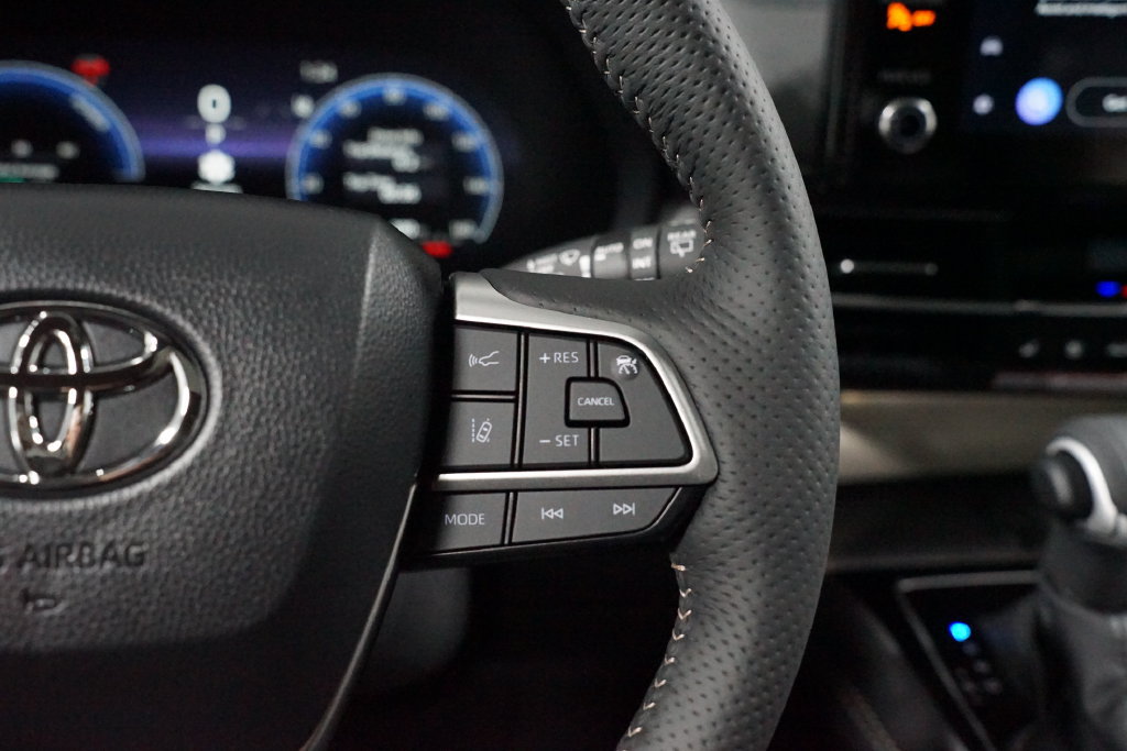 New 2026 Toyota Sienna Platinum AWD/4WD image 13