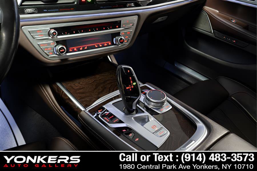 Used 2020 BMW 740i w/ M Sport Package RWD image 35