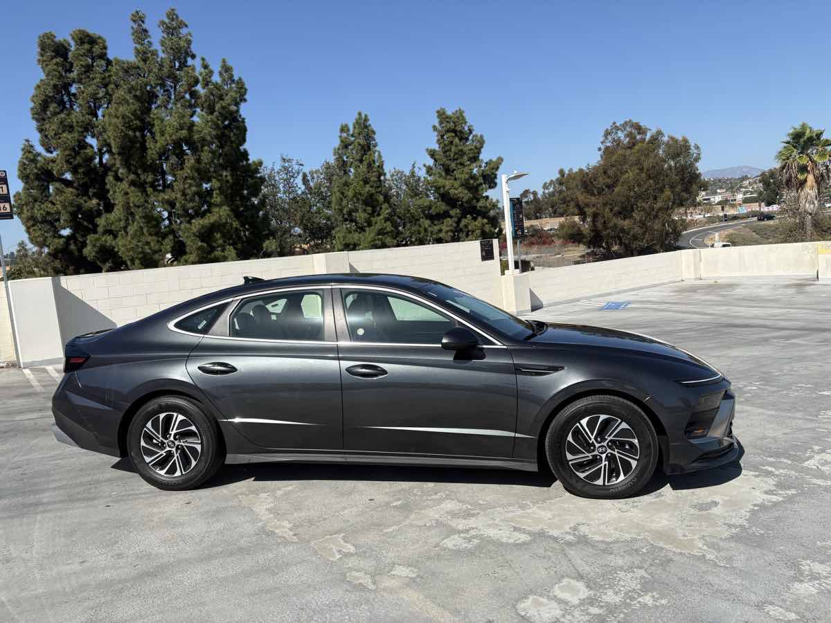 Used 2026 Hyundai Sonata Blue FWD image 39