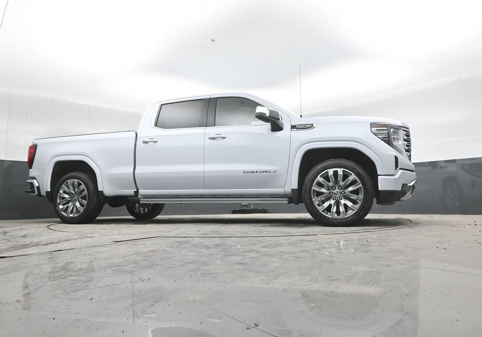 New 2026 GMC Sierra 1500 Denali w/ Denali Reserve Package AWD/4WD image 28