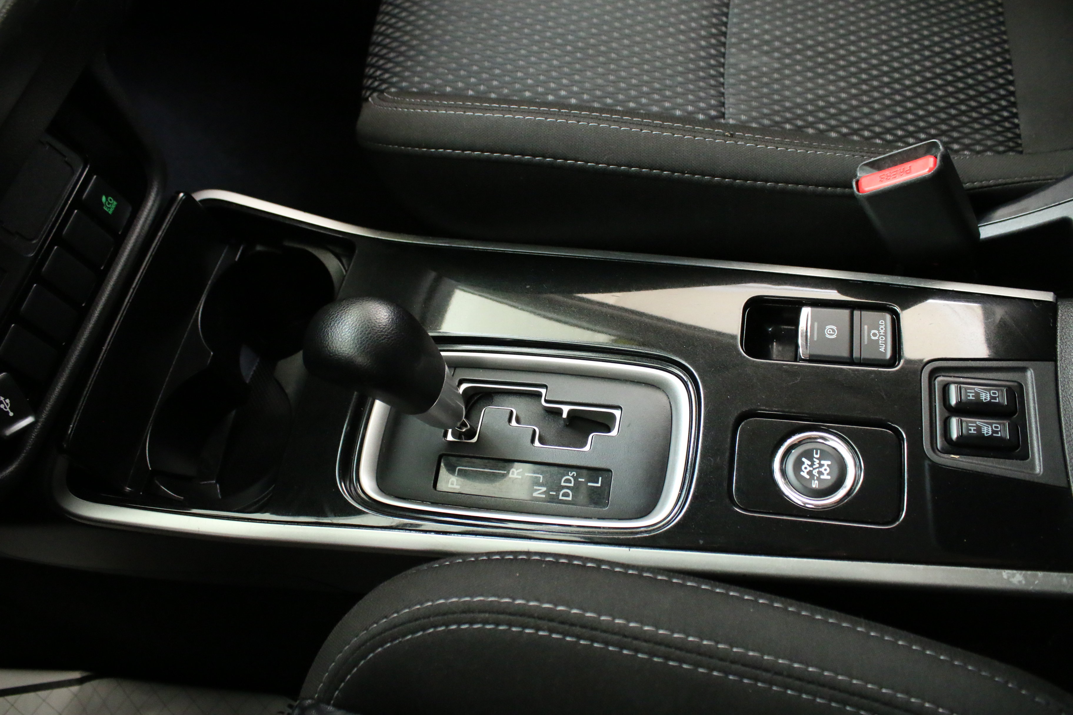 Used 2020 Mitsubishi Outlander ES AWD/4WD image 17