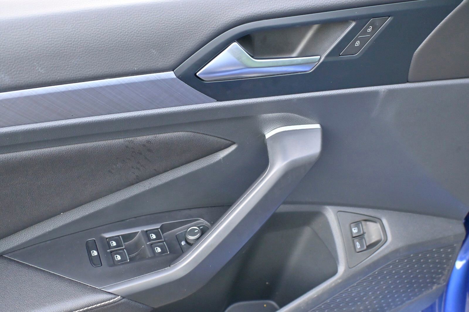 Used 2024 Volkswagen Jetta SE w/ Panoramic Sunroof Package image 22