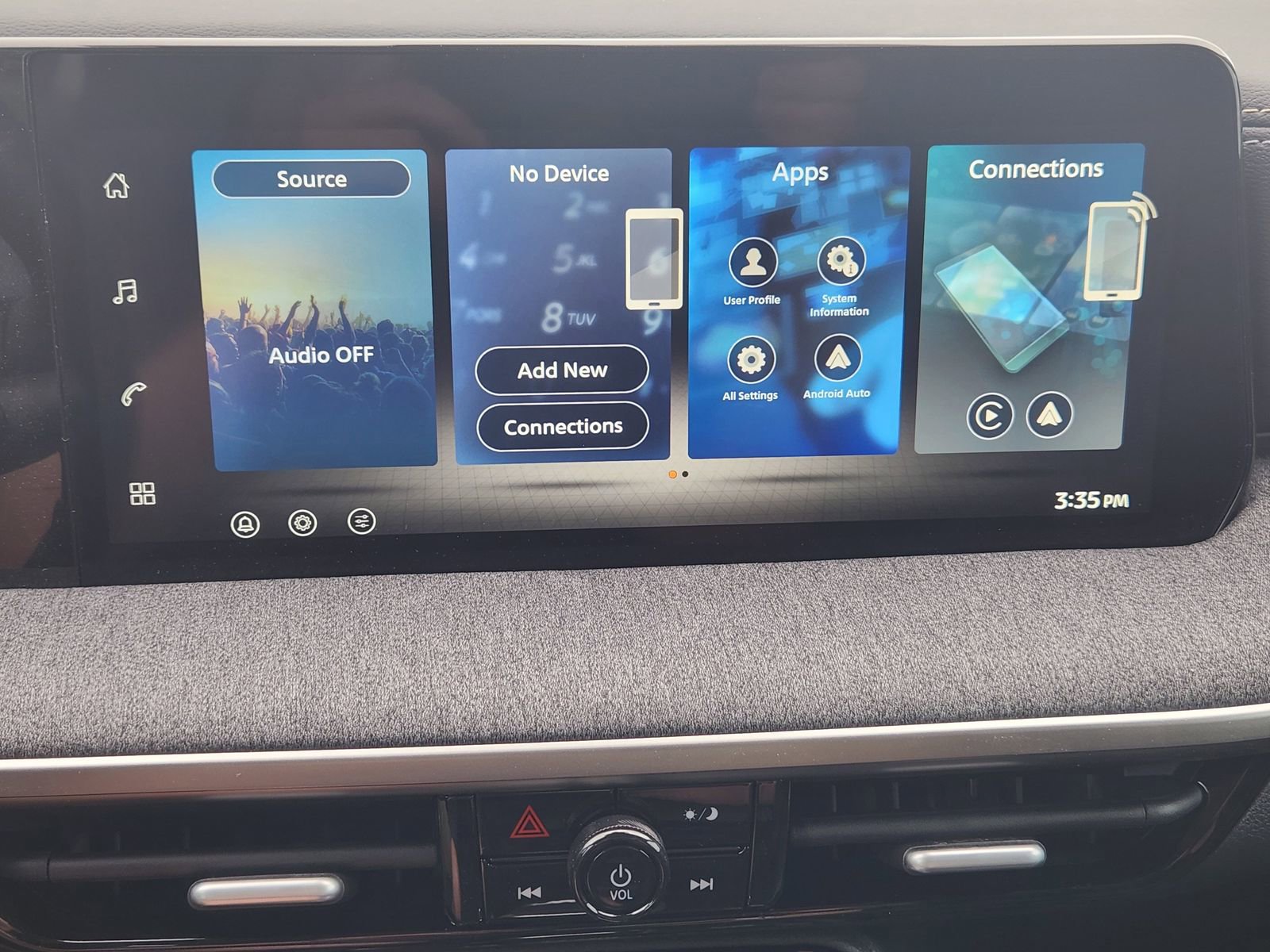 New 2026 Nissan Kicks SV image 16