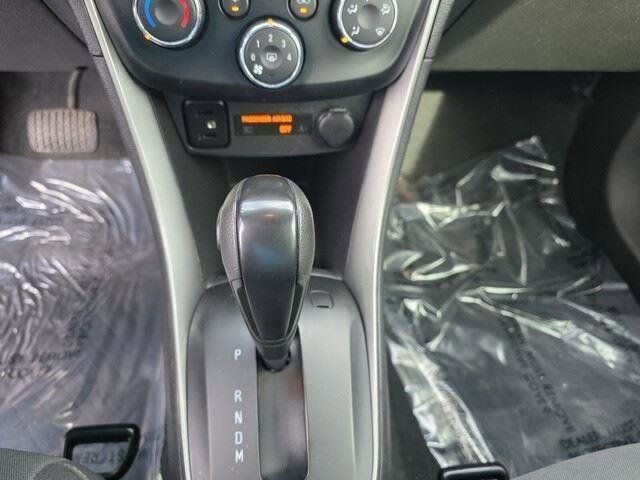Used 2019 Chevrolet Trax LS w/ LPO, Protection Package FWD image 23